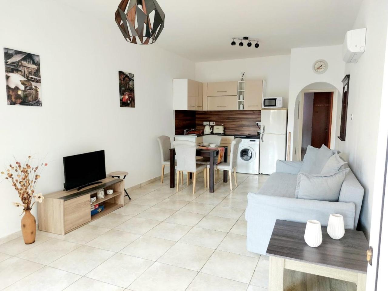 Joanne'S Cosy 1 Bdrm Apt Paphos Kültér fotó
