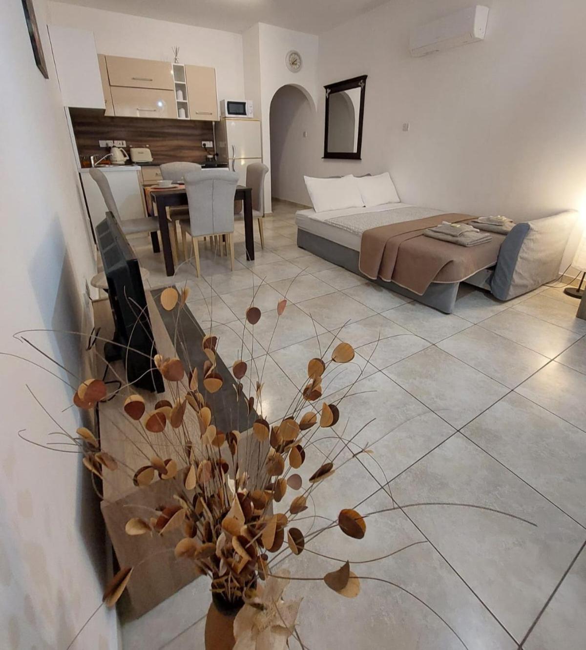Joanne'S Cosy 1 Bdrm Apt Paphos Kültér fotó