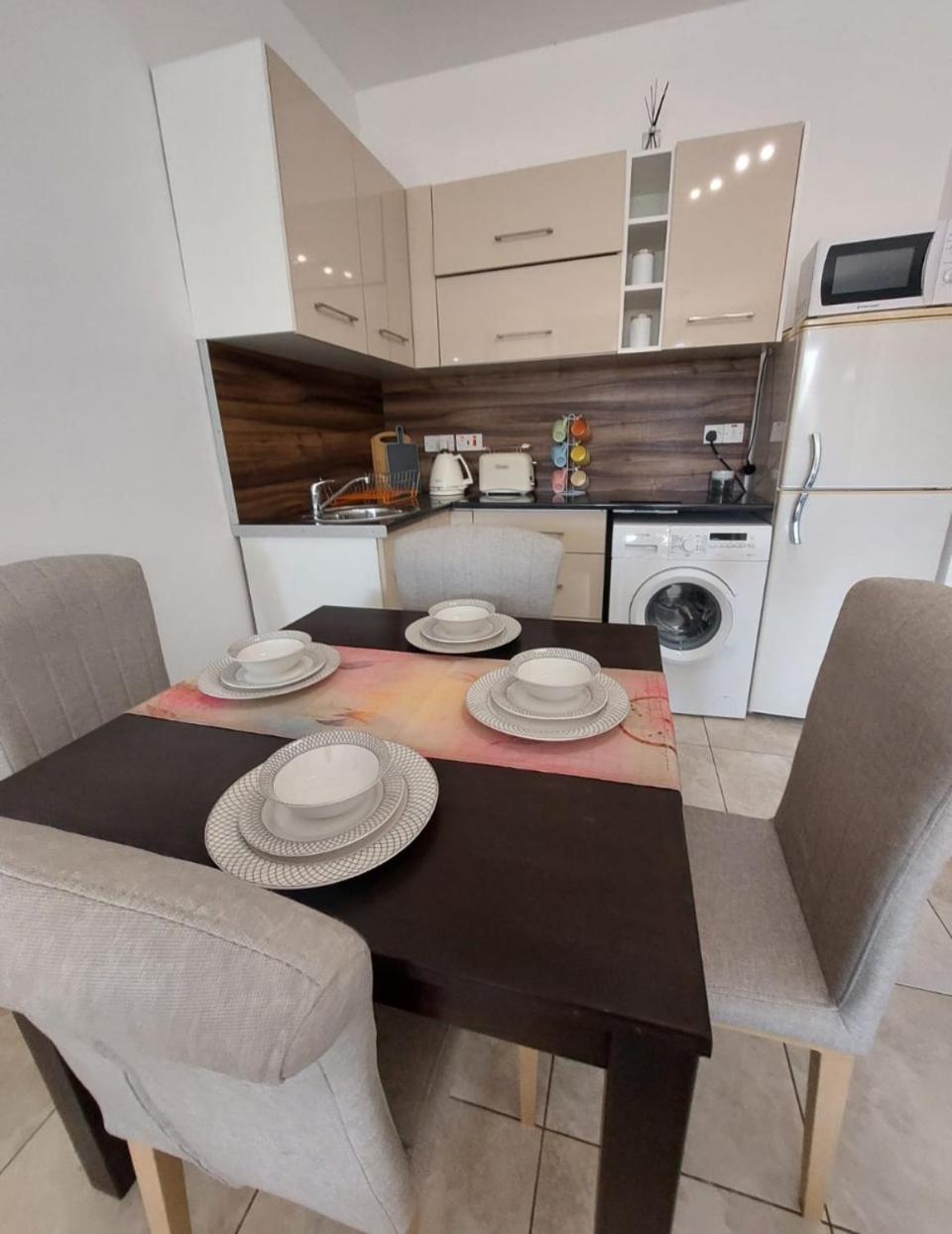 Joanne'S Cosy 1 Bdrm Apt Paphos Kültér fotó
