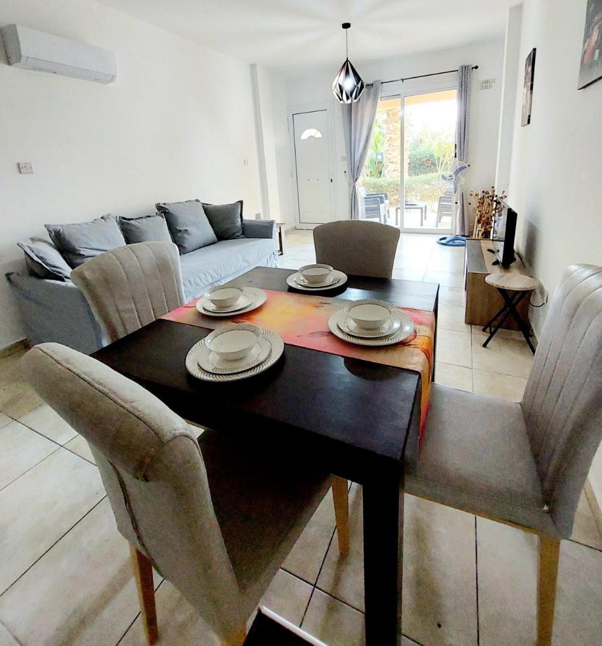 Joanne'S Cosy 1 Bdrm Apt Paphos Kültér fotó